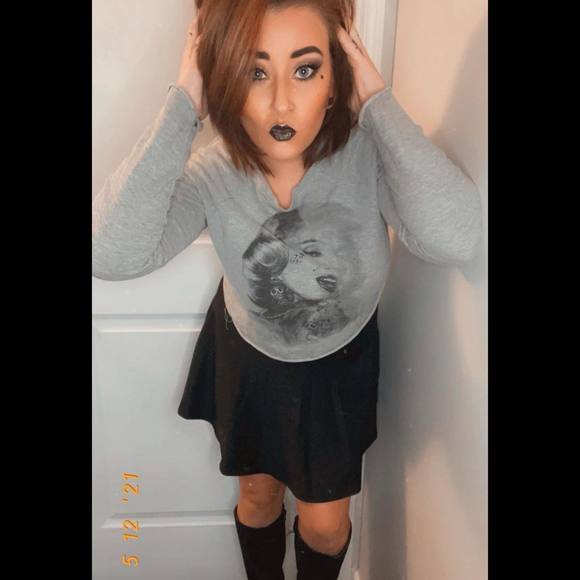 Meet your Posher, Danielle - Picture 1 of 1